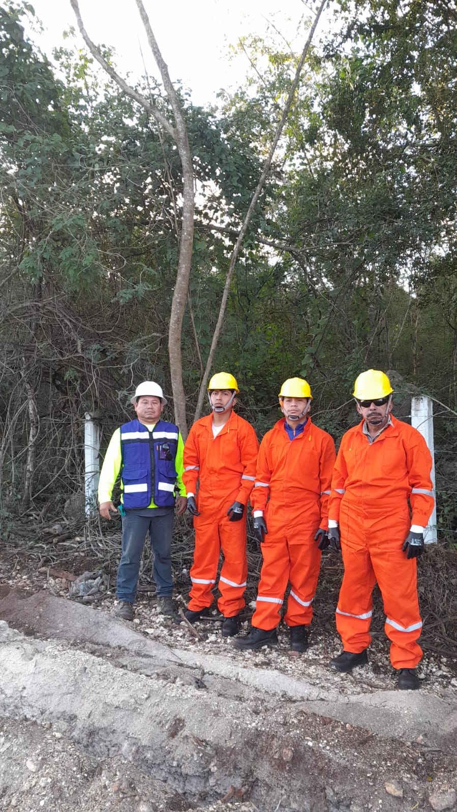 Equipo de trabajo QFT Ductos en campo
