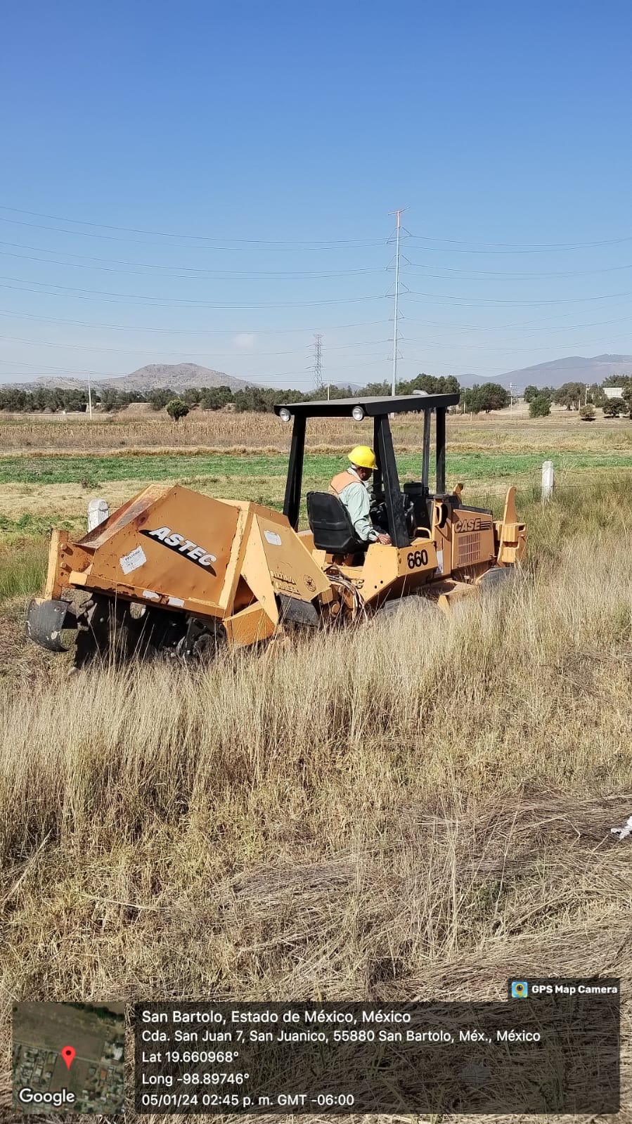 Zanjadora Astec en operación