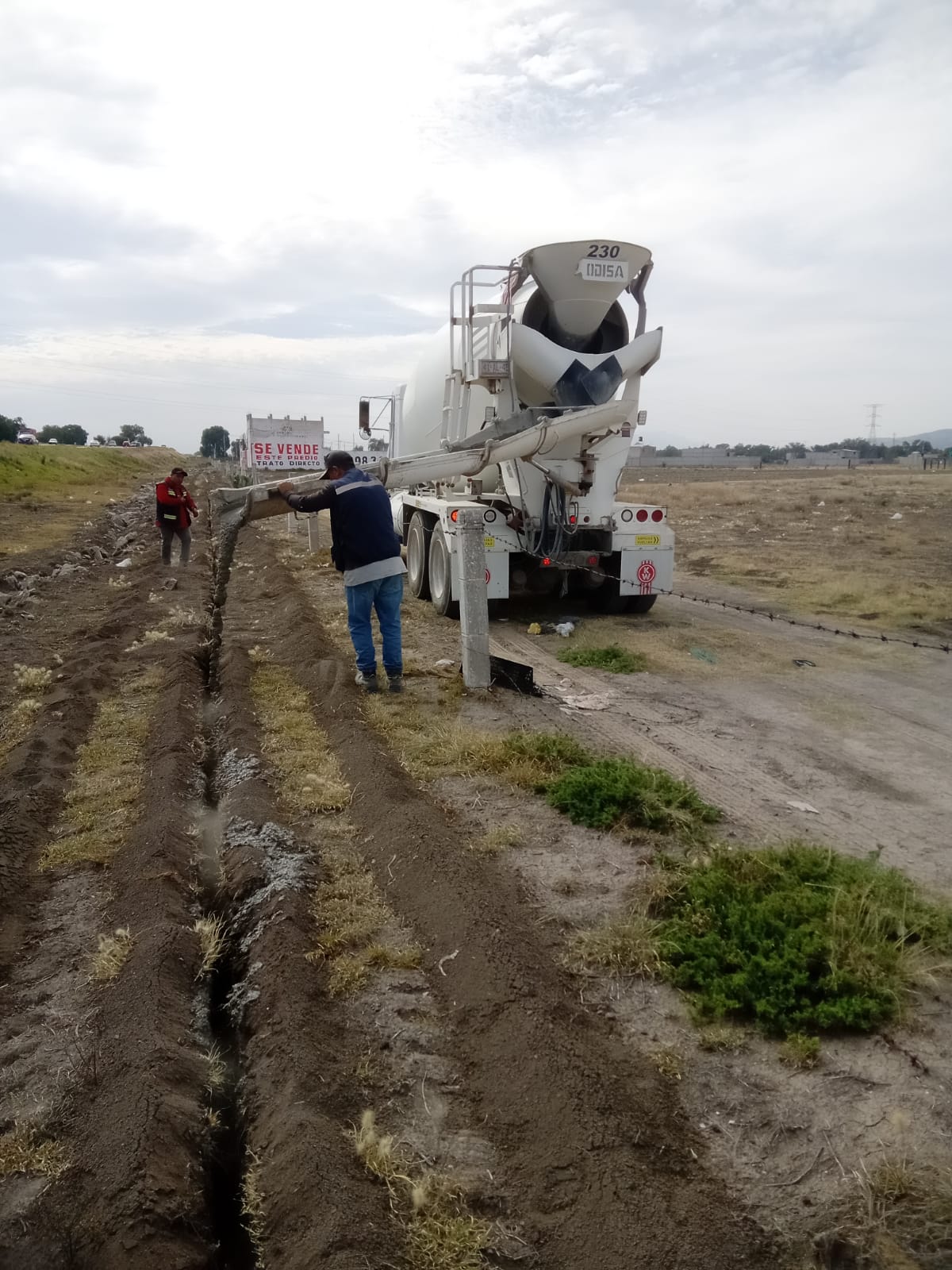 Colado de concreto en zanja