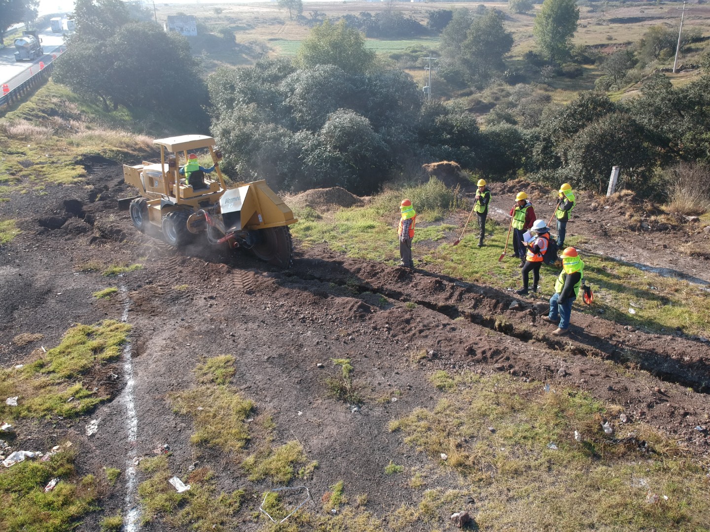 Zanjeo con RockSaw en tramo carretero